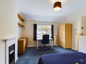 Photo 25- click for photo gallery